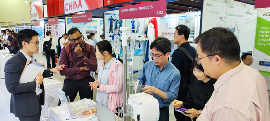 循體欣/全家寶/思邁 新加坡華麗登場