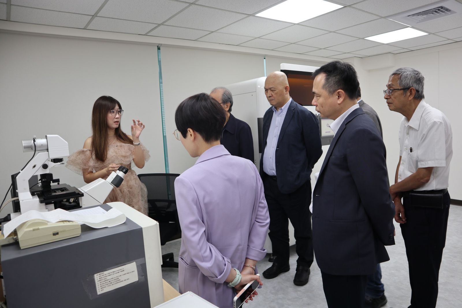 祝榮文生醫新居落成，生意興隆